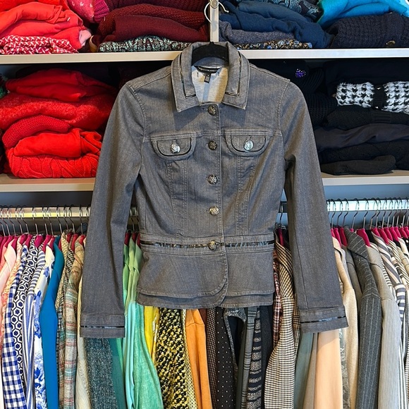 WHBM gray 2 pocket blazer size 2 - Picture 1 of 3